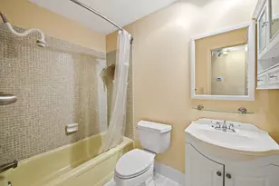 8711 NW 10th St, Plantation, FL 33322 - Photo 17