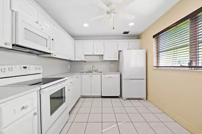 8711 NW 10th Street #D101, Plantation, FL 33322 - Photo 5