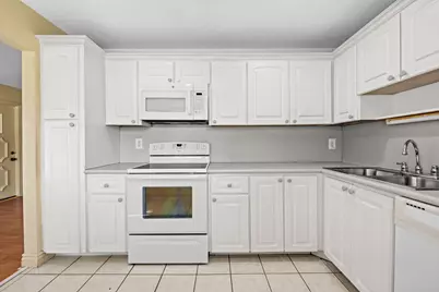 8711 NW 10th Street #D101, Plantation, FL 33322 - Photo 7
