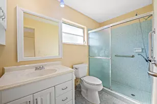 8711 NW 10th St, Plantation, FL 33322 - Photo 11
