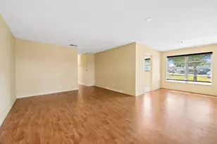 8711 NW 10th St, Plantation, FL 33322 - Photo 13