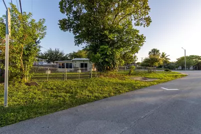 4720 N Andrews Avenue, Oakland Park, FL 33309 - Photo 19