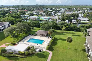 3209 S Lakeview Cir, Hutchinson Island, FL 34949 - Photo 31