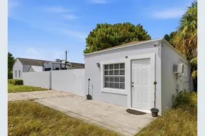 801 Hampton Road, West Palm Beach, FL 33405 - Photo 3