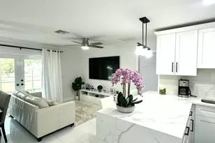 121 Eider Ct, Royal Palm Beach, FL 33411 - Photo 5