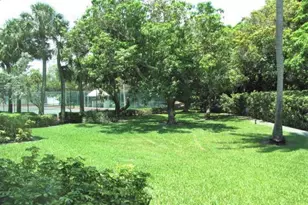 103 Half Moon Cir, Hypoluxo, FL 33462 - Photo 13