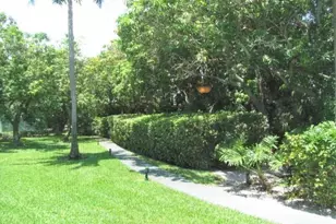 103 Half Moon Cir, Hypoluxo, FL 33462 - Photo 23
