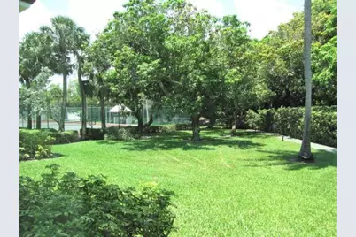 103 Half Moon Circle #H1, Hypoluxo, FL 33462 - Photo 13