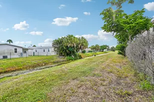 2025 Oysterwood Ln, Riviera Beach, FL 33410 - Photo 21