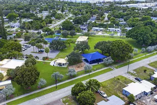 1633 NE 51st Ct, Pompano Beach, FL 33064 - Photo 35