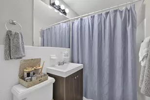 1633 NE 51st Ct, Pompano Beach, FL 33064 - Photo 25