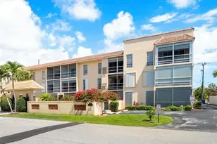 331 SW 8th St, Boca Raton, FL 33432 - Photo 1