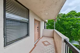 2768 Carambola Cir S, Coconut Creek, FL 33066 - Photo 25