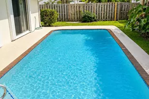 400 Sequoia Ln, Boca Raton, FL 33487 - Photo 1