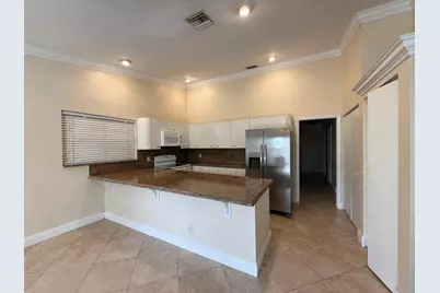 400 Sequoia Lane, Boca Raton, FL 33487 - Photo 3