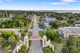 1310 NE 14th Ct, Jensen Beach, FL 34957 - Photo 33