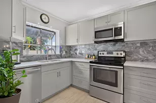305 Congressional Way, Deerfield Beach, FL 33442 - Photo 5
