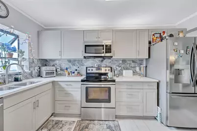 305 Congressional Way, Deerfield Beach, FL 33442 - Photo 3