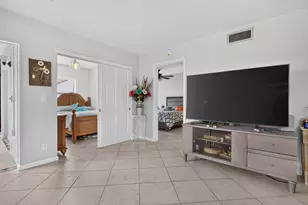 305 Congressional Way, Deerfield Beach, FL 33442 - Photo 11