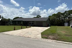 1422 SE Arenson Ln, Port Saint Lucie, FL 34952 - Photo 3