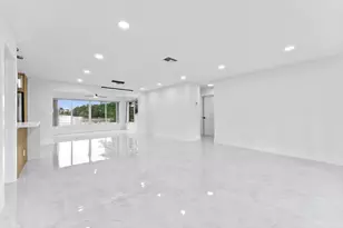 256 Greenbrier Dr, Palm Springs, FL 33461 - Photo 5