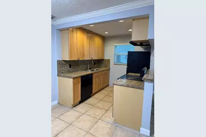 2701 Middle River Drive #21, Fort Lauderdale, FL 33306 - Photo 9