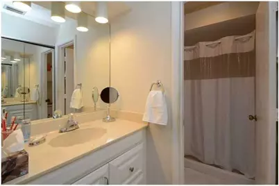 1371 Cottonwood Circle, Weston, FL 33326 - Photo 19
