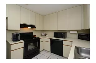 1371 Cottonwood Cir, Weston, FL 33326 - Photo 11