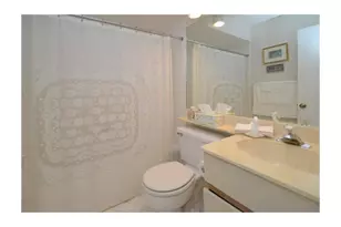 1371 Cottonwood Cir, Weston, FL 33326 - Photo 21