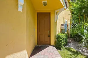 813 Pipers Cay Dr, West Palm Beach, FL 33415 - Photo 3