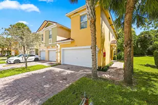 813 Pipers Cay Dr, West Palm Beach, FL 33415 - Photo 3
