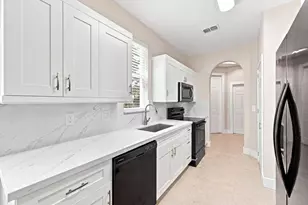 813 Pipers Cay Dr, West Palm Beach, FL 33415 - Photo 9