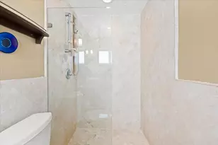 2137 NE 17th Ave, Wilton Manors, FL 33305 - Photo 35