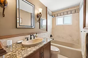2137 NE 17th Ave, Wilton Manors, FL 33305 - Photo 25