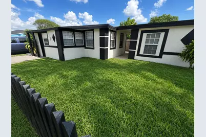 101 NW 13th Avenue, Boynton Beach, FL 33435 - Photo 1