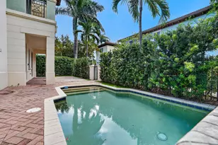 125 NW Gardener St, Boca Raton, FL 33432 - Photo 9