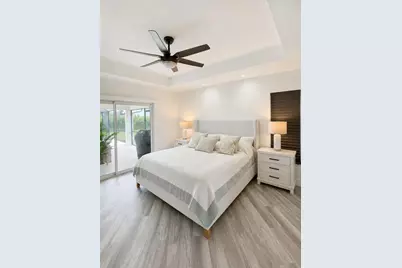 15545 Meadow Wood Drive, Wellington, FL 33414 - Photo 5