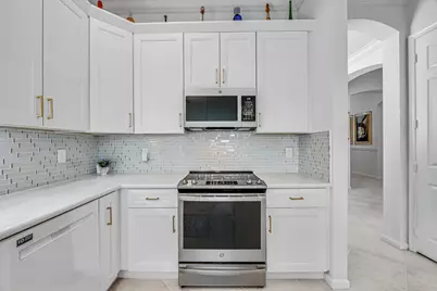 9152 Bay Harbour Circle, West Palm Beach, FL 33411 - Photo 21