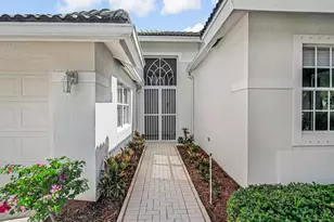 9152 Bay Harbour Cir, West Palm Beach, FL 33411 - Photo 5
