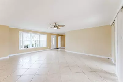 816 SE 13th Court, Deerfield Beach, FL 33441 - Photo 9