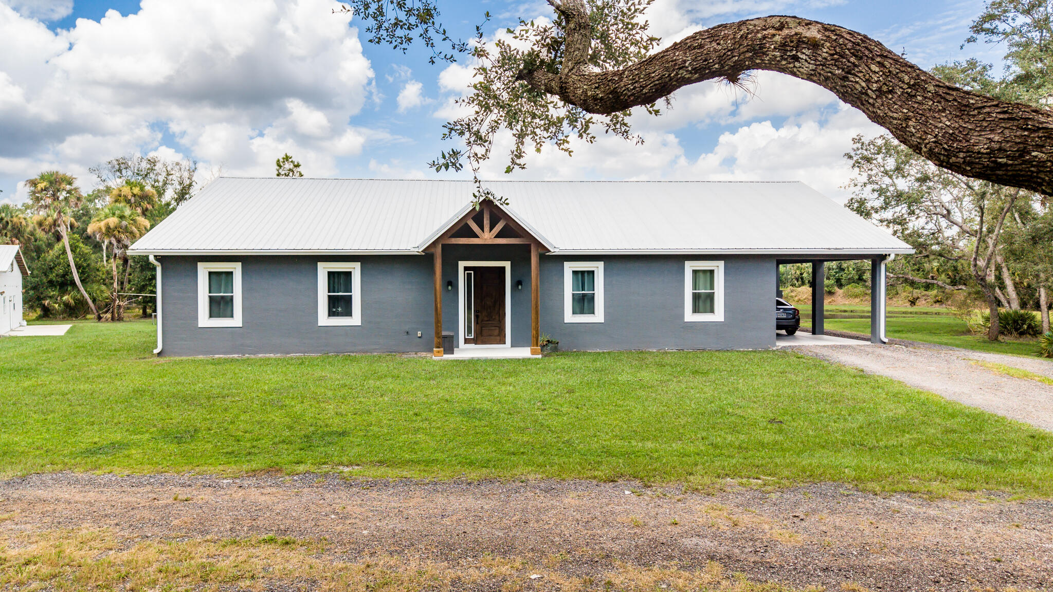 1112 NE 131st Ln - 1112 NE 131st Ln, Okeechobee, FL 34972 Luxury Property | Jose Angel Pina