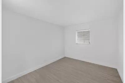 1718 NW 7th Street, Fort Lauderdale, FL 33311 - Photo 13