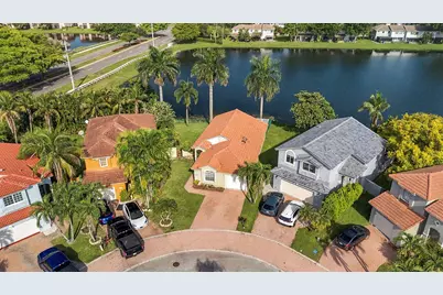 10627 NW 7th Street, Pembroke Pines, FL 33026 - Photo 5