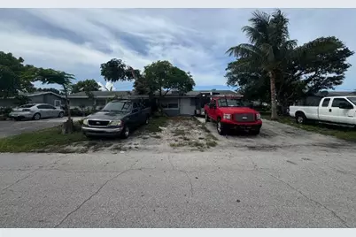 3141 49th Lane S, Lake Worth Beach, FL 33461 - Photo 7