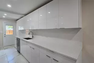 2421 N 40th Ave, Hollywood, FL 33021 - Photo 5