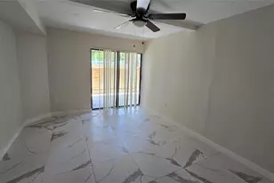 2421 N 40th Ave, Hollywood, FL 33021 - Photo 9