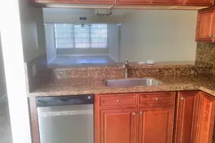 3710 Whitehall Dr, West Palm Beach, FL 33401 - Photo 5