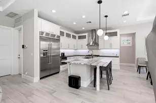 464 NE 8th St, Boca Raton, FL 33432 - Photo 13