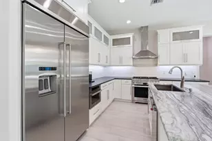 464 NE 8th St, Boca Raton, FL 33432 - Photo 13