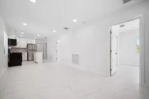 1009 14th St, West Palm Beach, FL 33401 - Photo 3